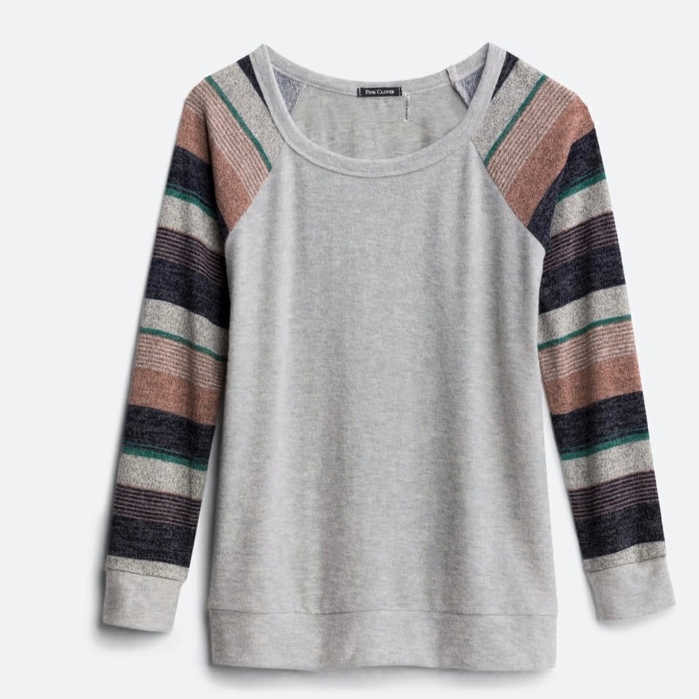 Brookie Brushed Knit Top from Stitch Fix size medium.  Worn a few times